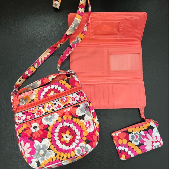 VERA BRADLEY “Pixie Blooms” Patterned Bag Set- 6 Pieces Nearly New - Picture 7 of 7